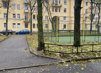 Двухкомнатная квартира на продажу, 72 м2, Кронштадт, Пролетарская улица, 18