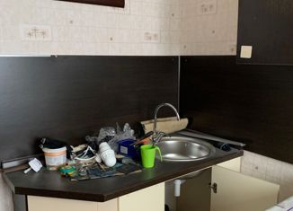 Продается 2-ком. квартира, 37.7 м2, поселок Большевик, Школьная улица, 4