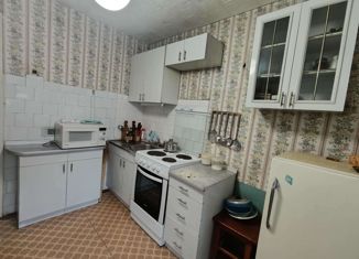 Продаю 3-комнатную квартиру, 63 м2, Абакан, улица Маршала Жукова, 94