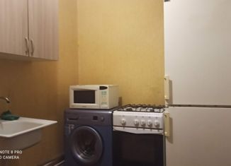 Сдаю 1-ком. квартиру, 40 м2, Энгельс, проспект Химиков, 3Д