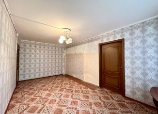 Продается 3-комнатная квартира, 58.4 м2, Салават, проспект Нефтяников, 27