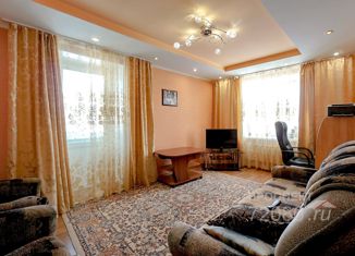3-комнатная квартира на продажу, 57 м2, Тюменская область, 1-й микрорайон, 38
