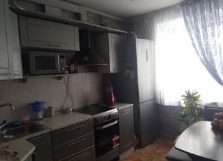 Продаю 4-комнатную квартиру, 79 м2, Хакасия, проспект Космонавтов, 39