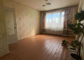 Продается 2-комнатная квартира, 36.3 м2, Екатеринбург, улица Бакинских Комиссаров, 118, метро Проспект Космонавтов