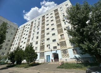 Продается 4-комнатная квартира, 90 м2, Элиста, 7-й микрорайон, 2к2, 7-й микрорайон