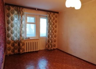 Продам 2-ком. квартиру, 40 м2, Вольск, Комсомольская улица, 241