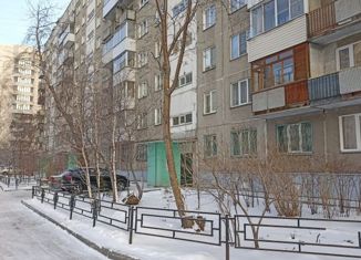 Продается 4-комнатная квартира, 76 м2, Новосибирск, улица Ольги Жилиной, 31, метро Маршала Покрышкина