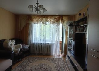 Продам трехкомнатную квартиру, 57 м2, посёлок Навля, улица Генерала Петренко, 10