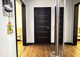 Продам 2-комнатную квартиру, 52 м2, поселок городского типа Емельяново, Посадская улица, 25