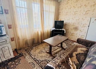 Продам 4-ком. квартиру, 61.3 м2, Алексин, улица Революции, 5