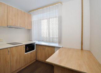 Продается 2-ком. квартира, 43 м2, Новосибирск, улица Ватутина, 28, метро Студенческая