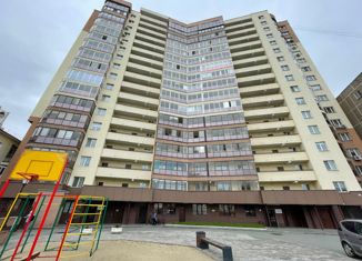 Продам 2-ком. квартиру, 55 м2, Екатеринбург, Белореченская улица, 4