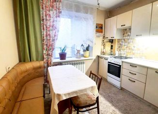 Продам 3-ком. квартиру, 66.4 м2, Бор, микрорайон Красногорка, 12