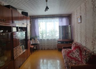 Продается 2-комнатная квартира, 43 м2, Кировская область, улица Гоголя, 56