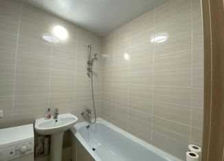 Продам 1-ком. квартиру, 40 м2, Москва, улица Кубинка, 18/2, улица Кубинка