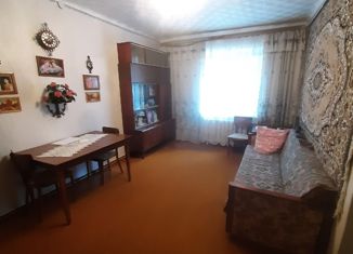 Продаю двухкомнатную квартиру, 41 м2, Боровичи, Пушкинская улица, 17