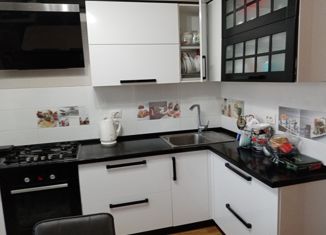 3-ком. квартира на продажу, 73.6 м2, поселок городского типа Кугеси, Первомайская улица, 6