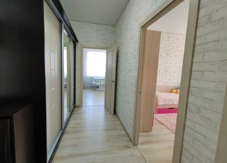 Продаю 2-комнатную квартиру, 60 м2, поселок городского типа Разумное, улица Добролюбова, 5