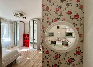 Продам трехкомнатную квартиру, 91 м2, Новочеркасск, Будённовская улица, 185А