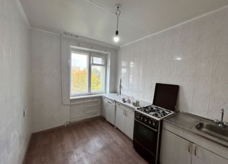Продажа трехкомнатной квартиры, 60 м2, Железногорск, улица Гагарина, 15к2