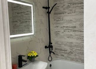 Продаю 1-ком. квартиру, 38 м2, Йошкар-Ола, микрорайон Дружный, улица Марка Евтюхина, 8