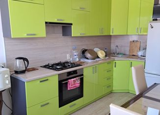 Продам трехкомнатную квартиру, 72 м2, Ставропольский край, улица Губина, 7