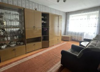 Продам двухкомнатную квартиру, 41.9 м2, поселок городского типа Бачатский, Комсомольская улица, 3