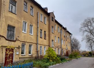 Продается 2-комнатная квартира, 46 м2, городской посёлок Ульяновка, Советский проспект, 177/3