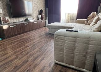 Продажа 2-комнатной квартиры, 54 м2, Кыштым, улица Бажова, 1