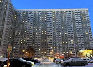 Продаю 3-ком. квартиру, 77 м2, Москва, Кременчугская улица, 5к3, Кременчугская улица