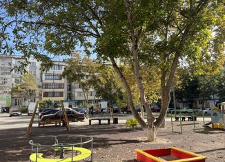 Продам 2-ком. квартиру, 47.5 м2, Бахчисарай, улица Фрунзе, 50А