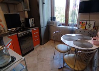 Продаю 2-ком. квартиру, 41.5 м2, Новотроицк, Советская улица, 45А