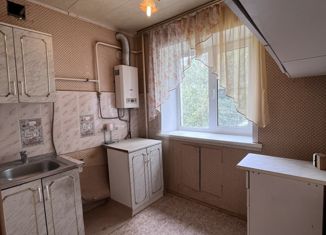 Продаю трехкомнатную квартиру, 45 м2, Боровск, посёлок Институт, 1