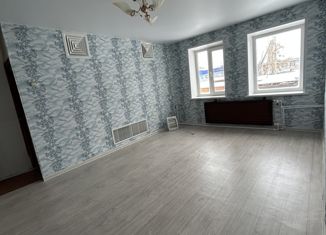 Продажа 2-ком. квартиры, 75 м2, Сарапул, улица Труда, 27