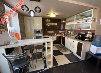 Продается 3-ком. квартира, 70 м2, село Печерск, Автодорожная улица, 8А