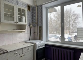 Продается трехкомнатная квартира, 58.1 м2, Ленинградская область, посёлок Зимитицы, 1