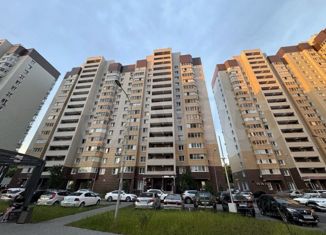 Продам 2-комнатную квартиру, 59.6 м2, Казань, Приволжский район, проспект Универсиады, 12