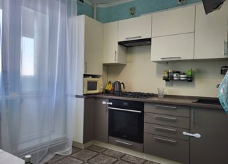 Продается 2-ком. квартира, 60 м2, Строитель, Октябрьская улица, 19