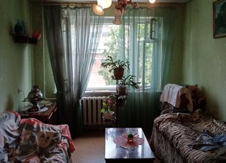 Продается двухкомнатная квартира, 52 м2, Псковская область, улица Гастелло, 12к1