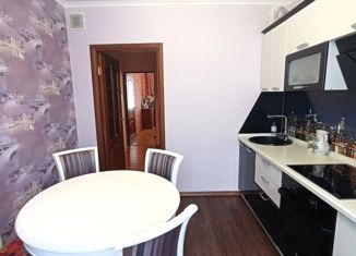 Продаю трехкомнатную квартиру, 64.7 м2, Тюменская область, Пролетарский проспект, 32