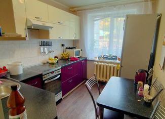 Продам трехкомнатную квартиру, 65 м2, Жигулёвск, улица Энергетиков, 18