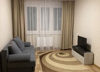 Продаю 1-ком. квартиру, 42 м2, Елабуга, улица Автомобилистов, 9