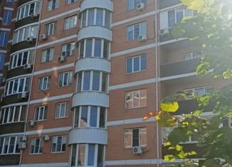 Продаю двухкомнатную квартиру, 67 м2, Горячий Ключ, Объездная улица, 2А