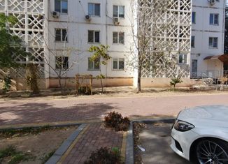 Продаю трехкомнатную квартиру, 73 м2, Астрахань, улица Валерии Барсовой, 15, Кировский район