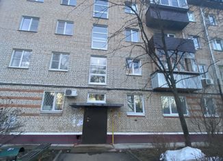 Продам 2-комнатную квартиру, 43.4 м2, Калужская область, улица имени Маршала Жукова, 3