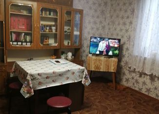 Трехкомнатная квартира на продажу, 70 м2, посёлок Красногвардеец, Студенческая улица, 43