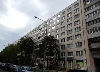 Продам 1-ком. квартиру, 29 м2, Санкт-Петербург, улица Кустодиева, 16к1, метро Проспект Просвещения