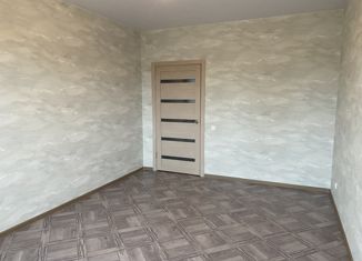 Продам 2-комнатную квартиру, 56.7 м2, рабочий посёлок Комсомольский, 2-й микрорайон, 33А