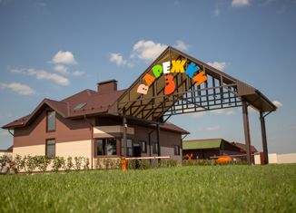 Продаю таунхаус, 131 м2, коттеджный посёлок Варежки-3, Изумрудный проезд, 3