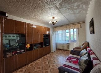 Продажа трехкомнатной квартиры, 59.7 м2, поселок городского типа Мирный, улица З. Космодемьянской, 1